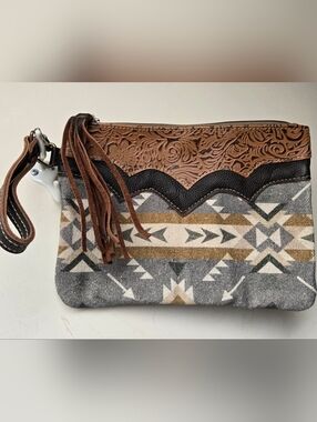 NWT Handmade Canvas Wristlet